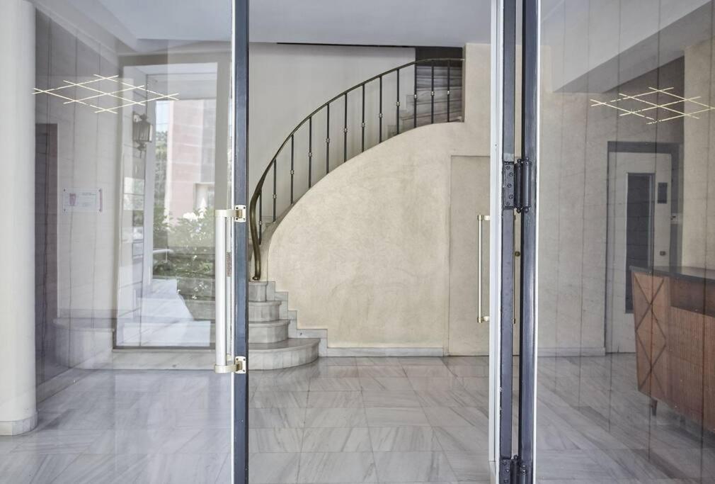 Chic N Bright 3Bd Apt With Hilton View Atény Exteriér fotografie